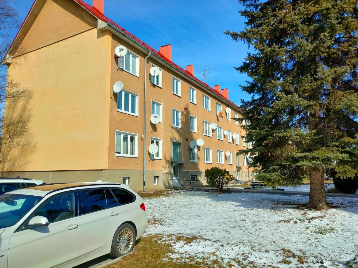 2-Iz. Byt V Tichej Lokalite S Bezplatnym Parkovanim Liptovský Hrádok Exterior foto
