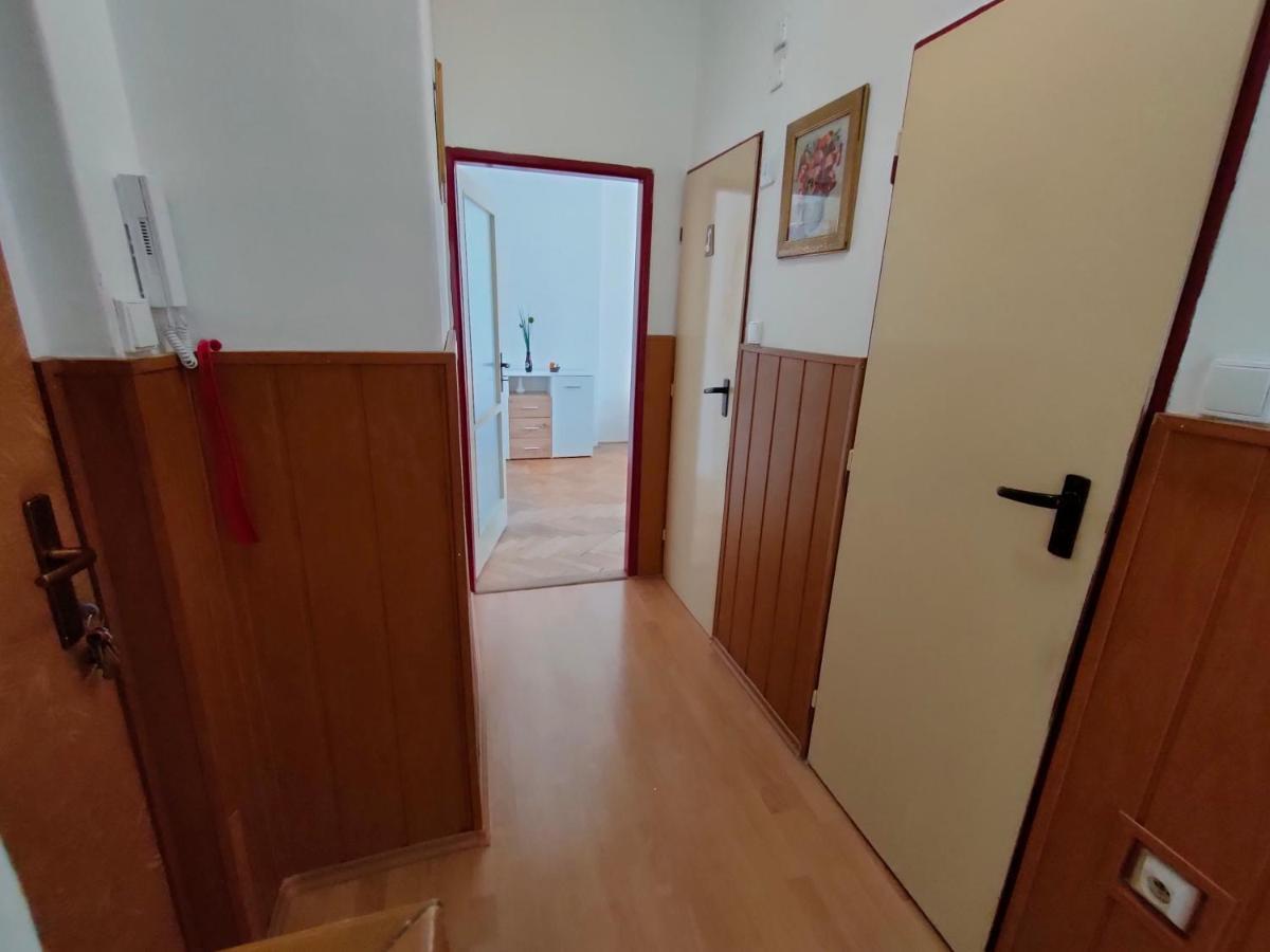 2-Iz. Byt V Tichej Lokalite S Bezplatnym Parkovanim Liptovský Hrádok Exterior foto