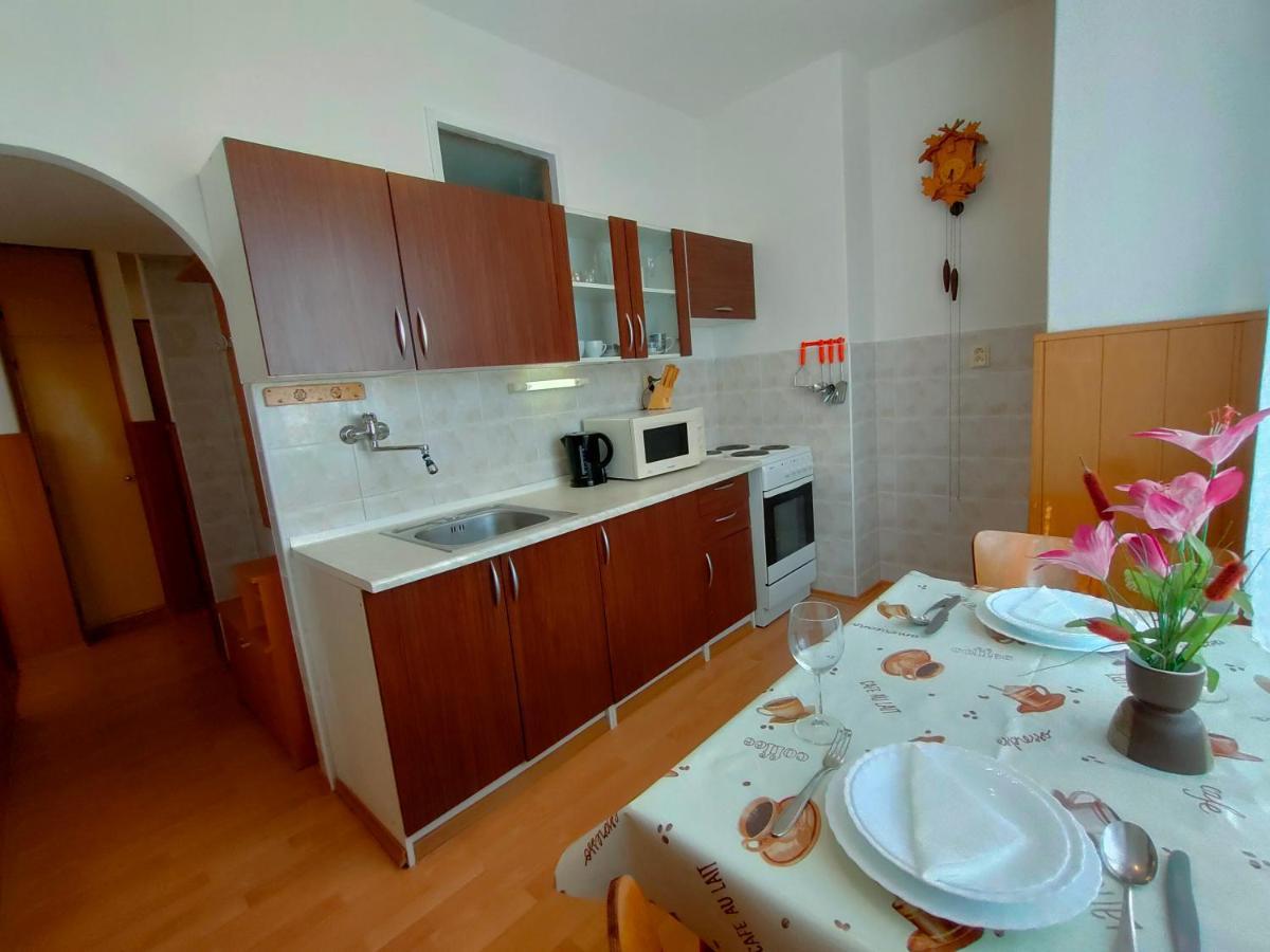 2-Iz. Byt V Tichej Lokalite S Bezplatnym Parkovanim Liptovský Hrádok Exterior foto