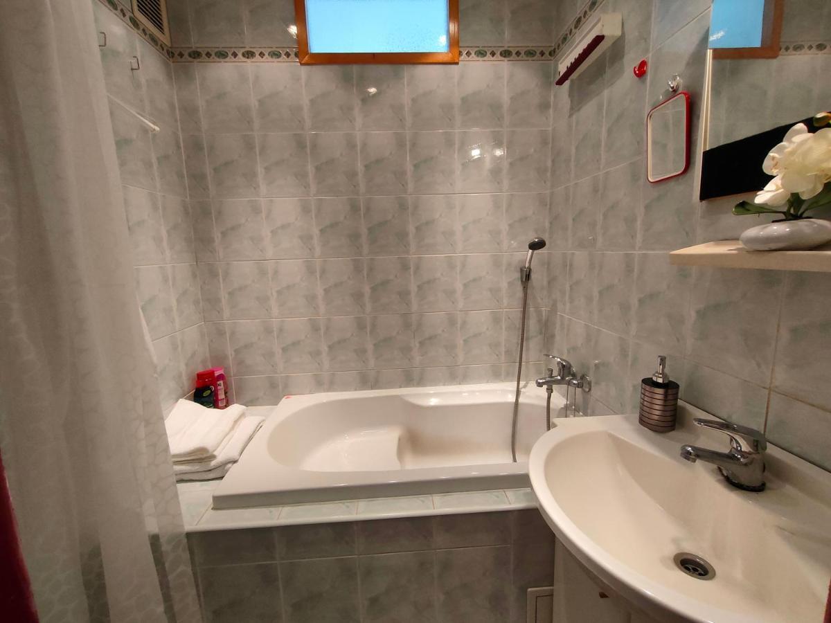 2-Iz. Byt V Tichej Lokalite S Bezplatnym Parkovanim Liptovský Hrádok Exterior foto